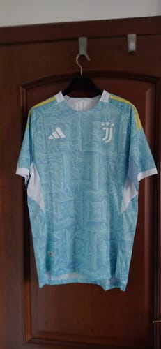 Customer photo review of MAGLIA JUVENTUS TRASFERTA NO PATCH 2025/26