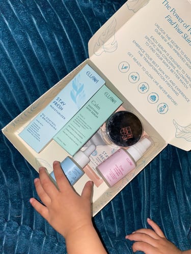 Customer photo review of Stay Fresh Moisturizer Controls Oil and Brightens