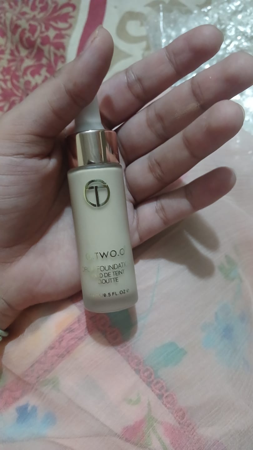 Customer photo review of O.TWO.O LIQUID DROP FOUNDATION