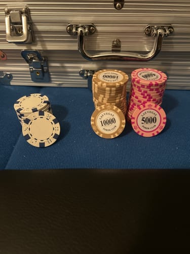 Customer photo review of Poker Chips Vegas Poker Club 300