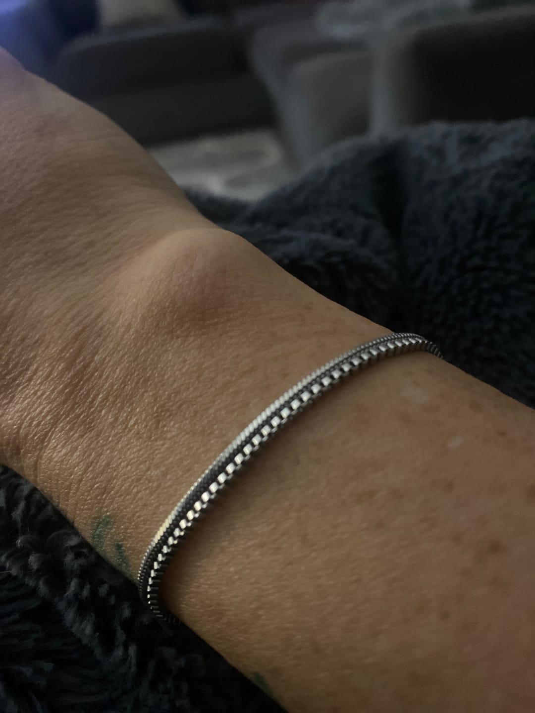 Customer photo review of Minimal Curb Bracelet