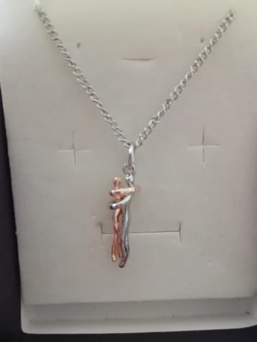 Customer photo review of Collar Abrazo Eterno