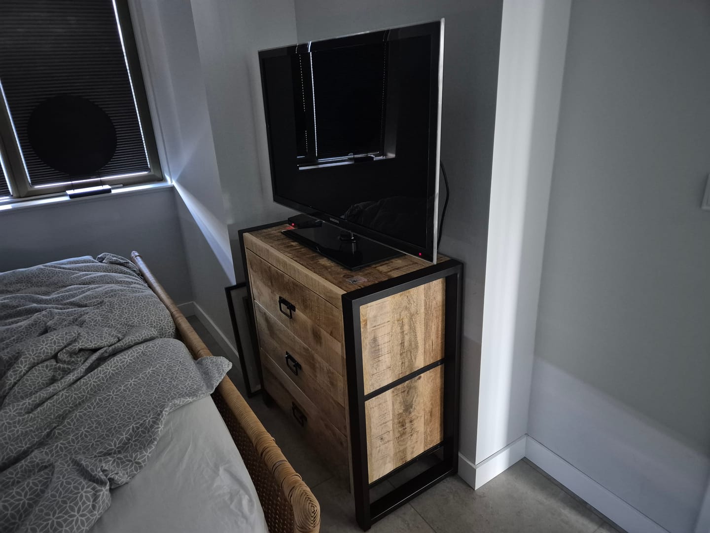 Customer photo review of Ladekast Mangohout Britt  | Mangohout en Staal | 80x40x80cm
