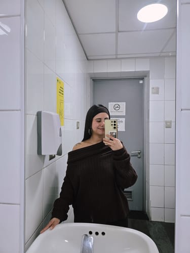 Customer photo review of SWEATER LINA CHOCOLATE