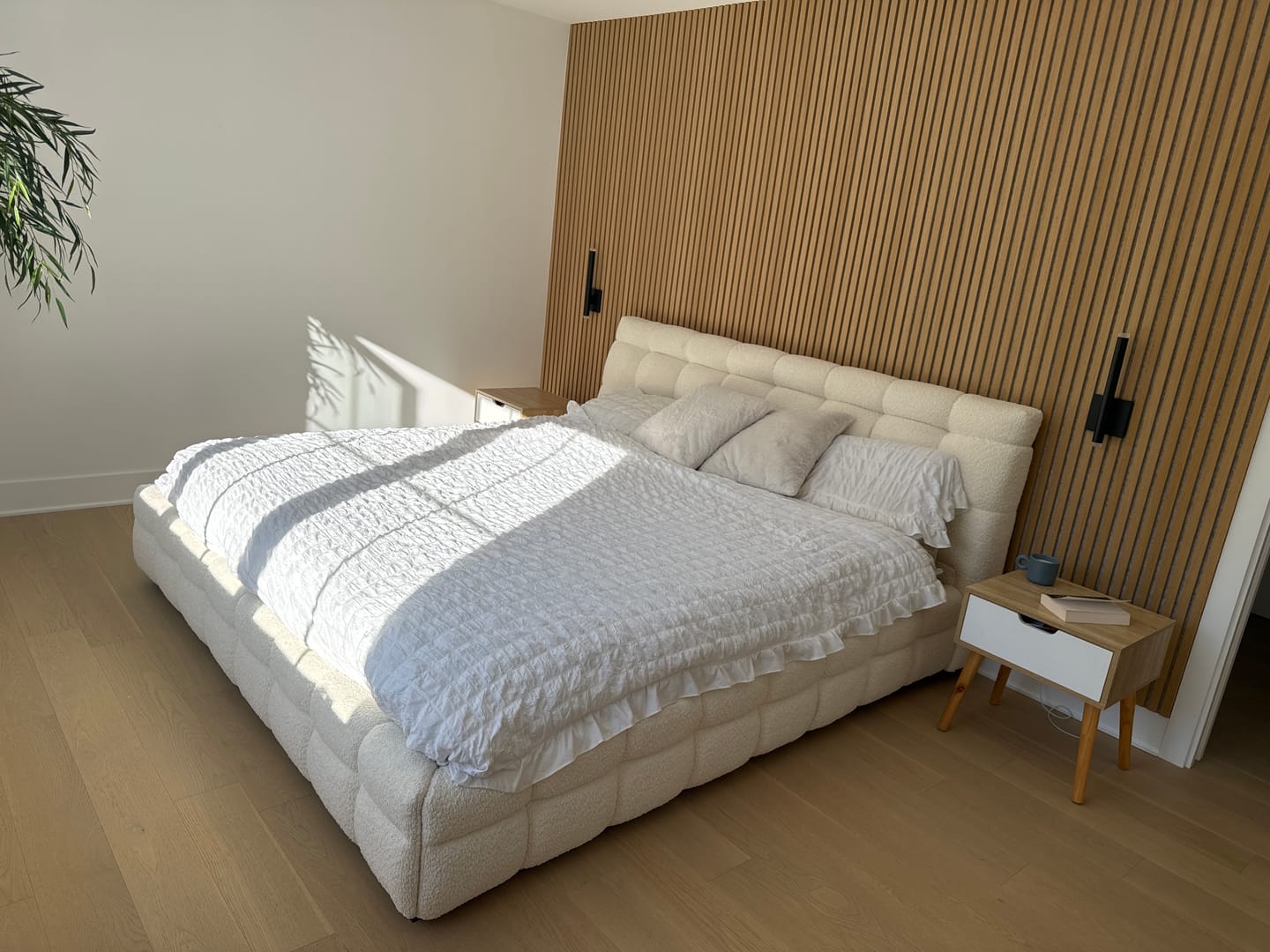Customer photo review of LARKA - Base de lit tissu bouclé blanc