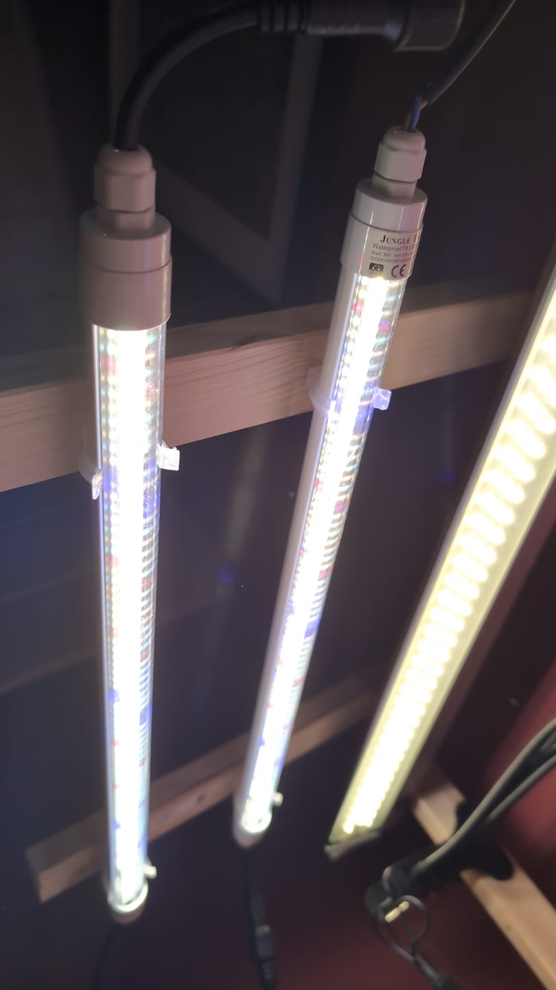 Customer photo review of Pflanzen Lampen - Jungle Lux (LED)