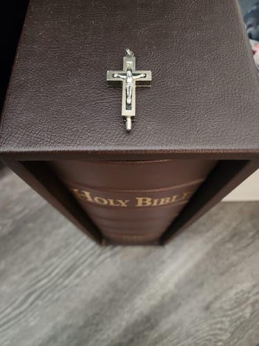 Customer photo review of Cross / Crucifix Roman Catacombs Soil Relic Reliquary  Ground From Catacombs