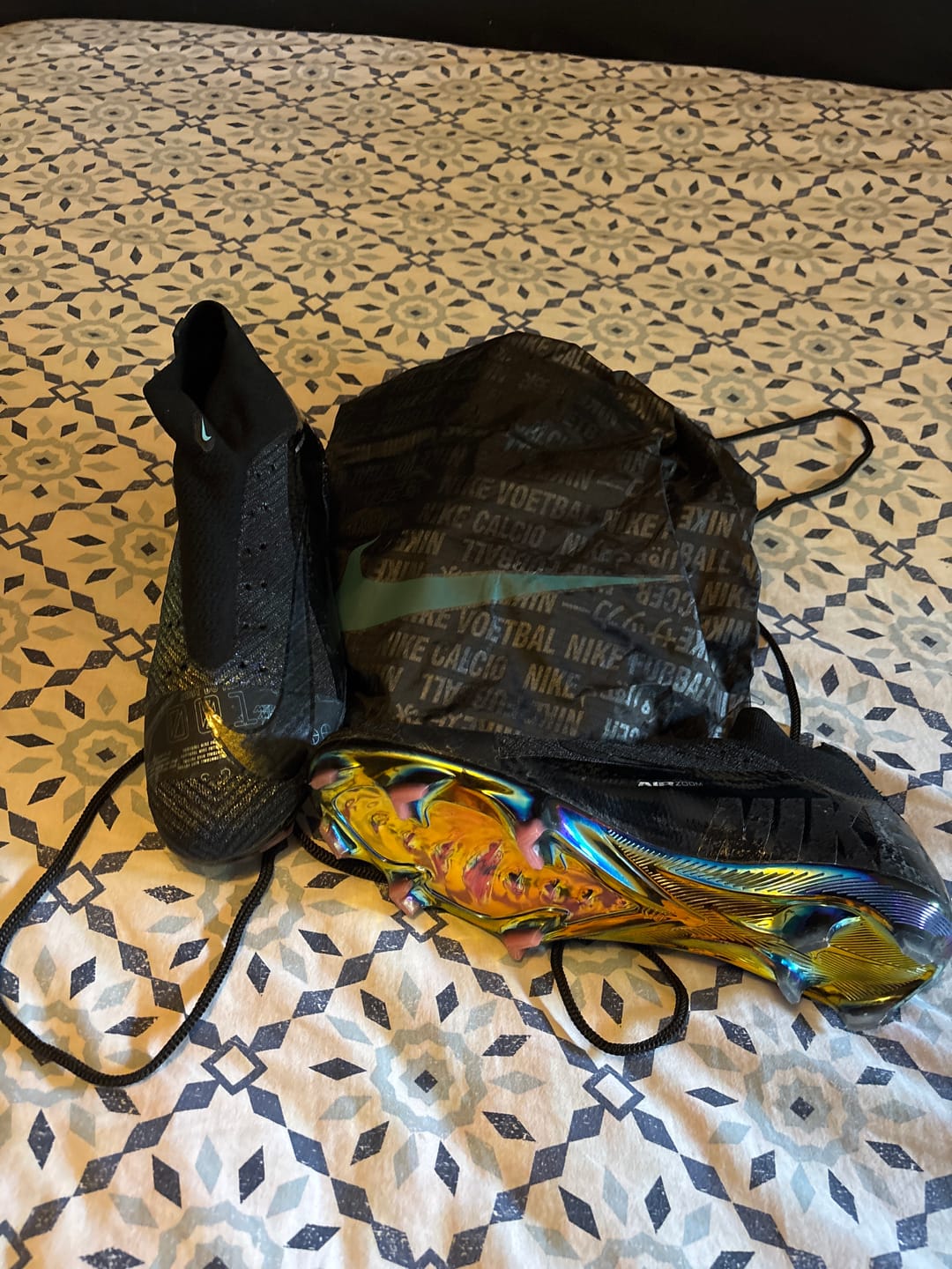 Customer photo review of Mercurial Superfly 10 Elite FG Cosmic Speed Noir