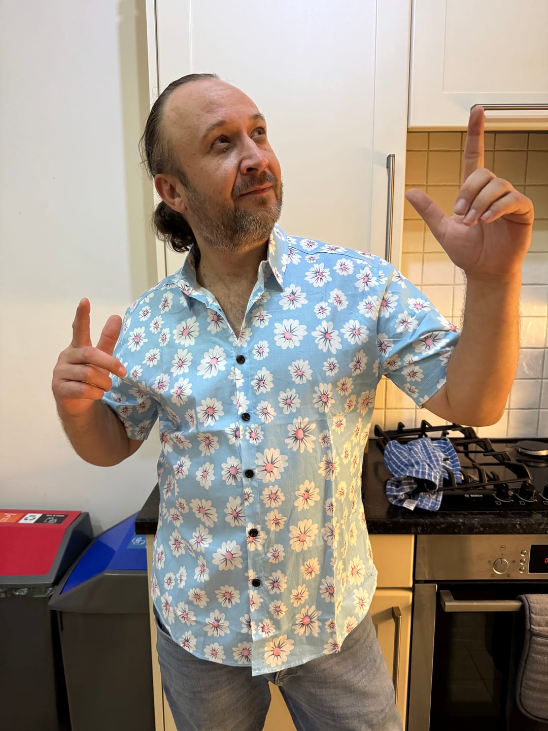 Customer photo review of Men's Blue Daisy Floral Summer Button Up Hawaiian Short Sleeve Shirt