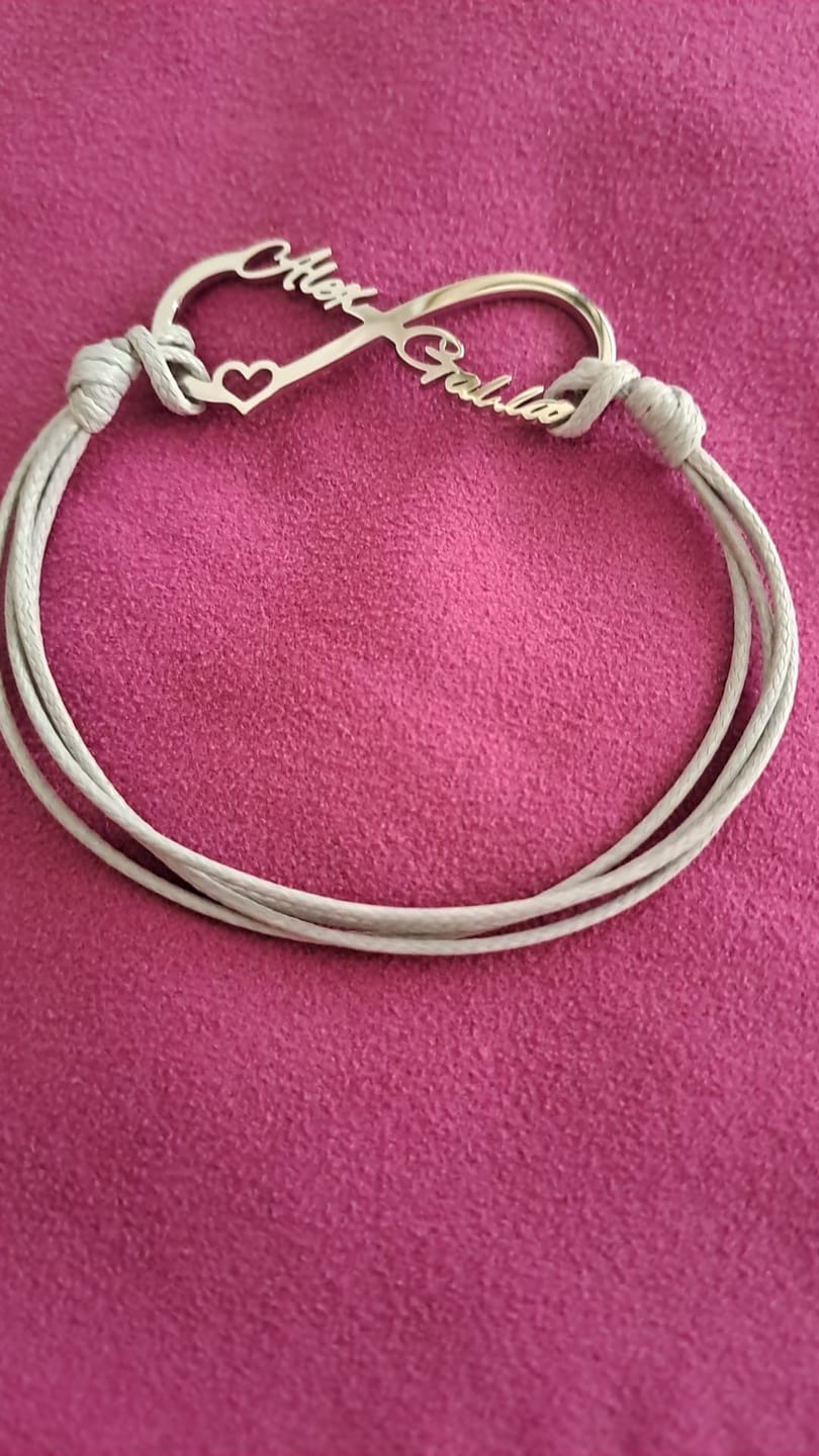 Customer photo review of Pulsera con el signo del infinito