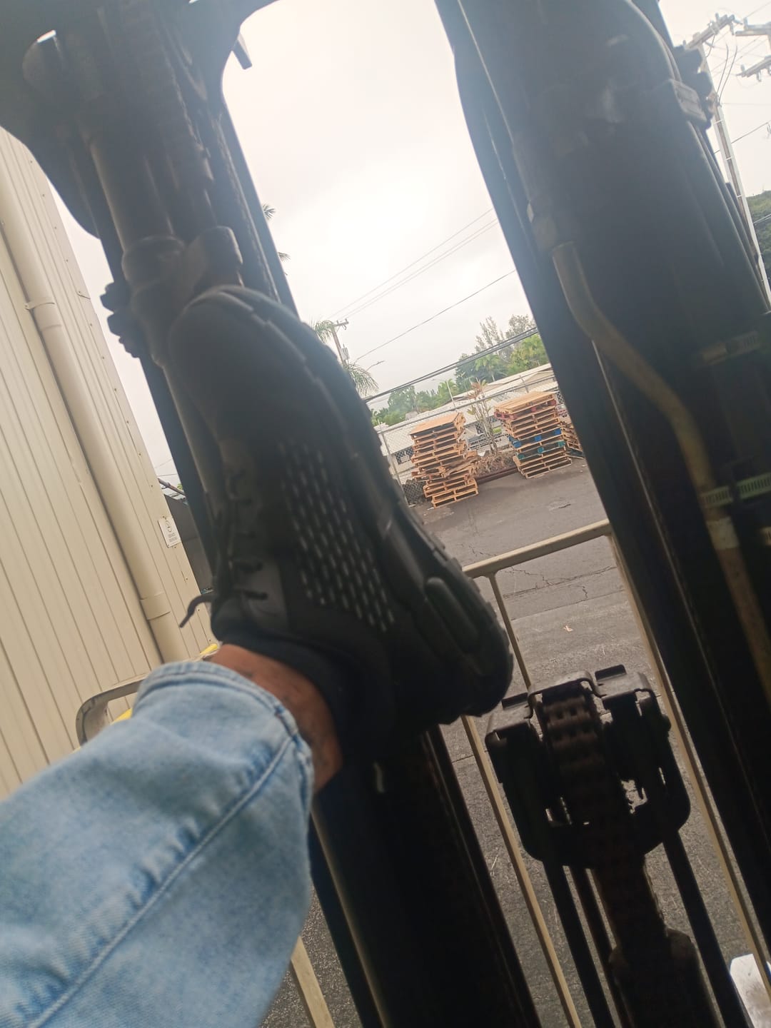 Customer photo review of Maven Composite Toe Electrical Hazard Work Sneakers