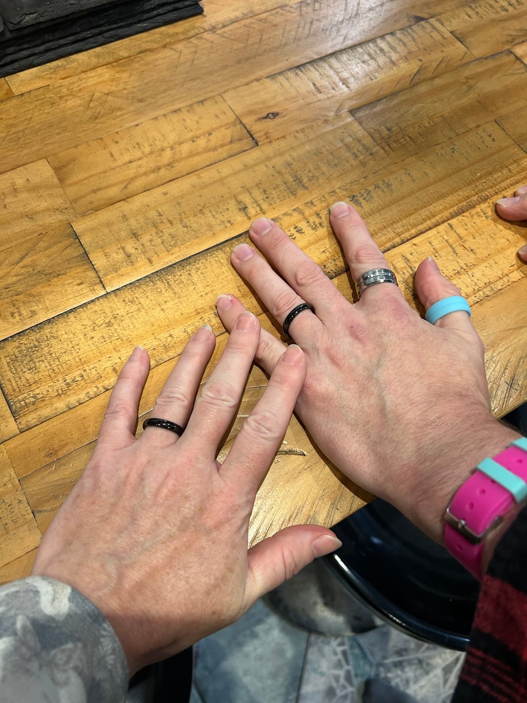 Customer photo review of Black Wonder Ring Set