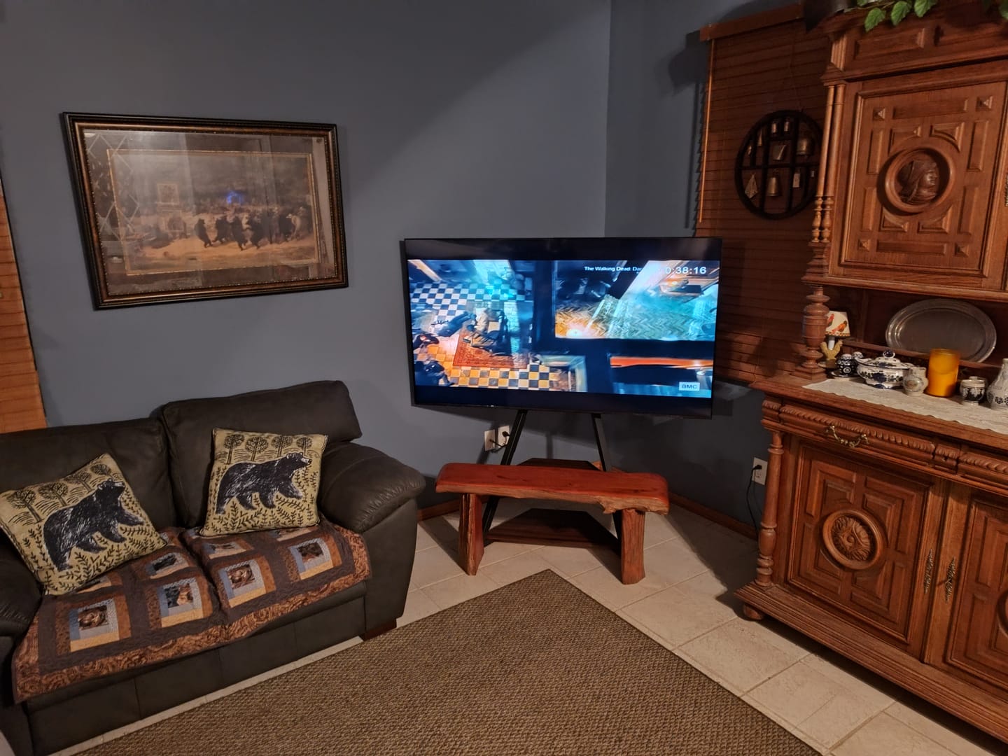 Customer photo review of Eiffel FT65 TV Stand