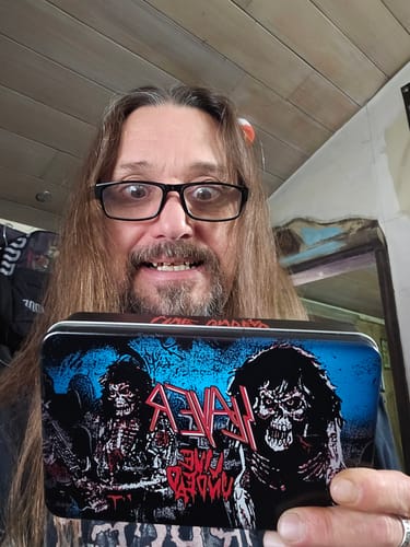 Customer photo review of Slayer - Live Undead - Tin Box Pin Set