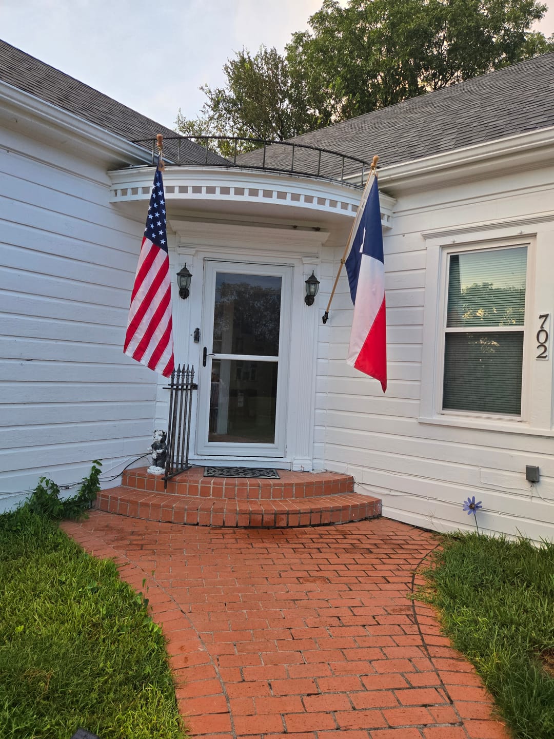 Customer photo review of 3' x 5' Texas Flag Set