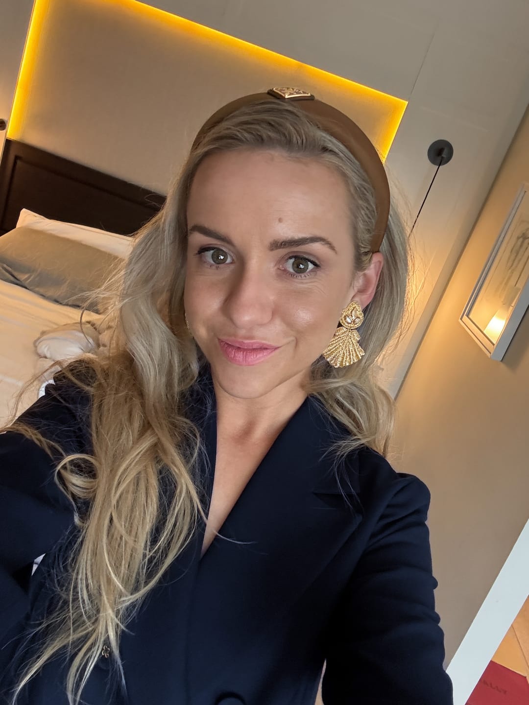 Customer photo review of Auffällige Soutacheohrclips als goldene Muschel