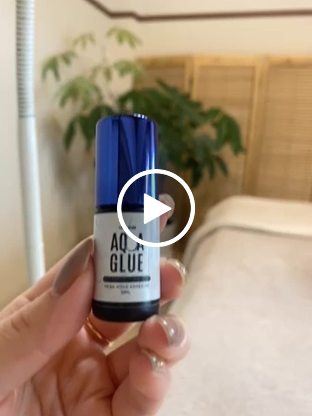 Customer video review of LEDアクアグルー