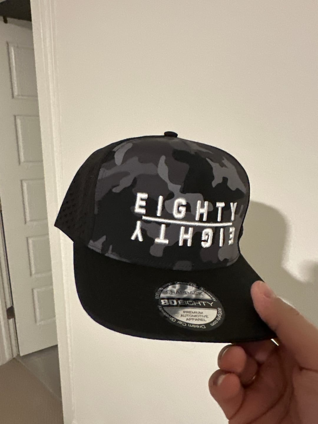 Customer photo review of 80Eighty® Mirror Hat