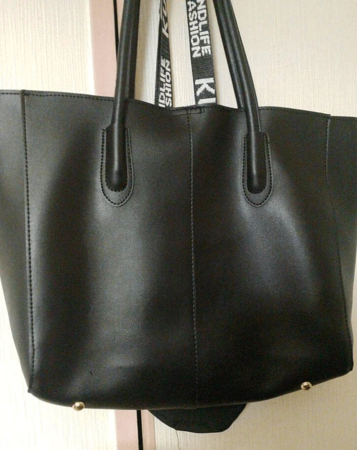Customer photo review of Cindy Tote Bag