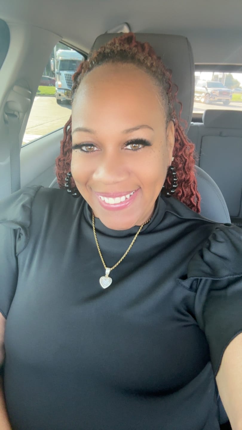Customer photo review of LUXIIVA® ICY BAGUETTE HEART PENDANT(Ready to Ship)