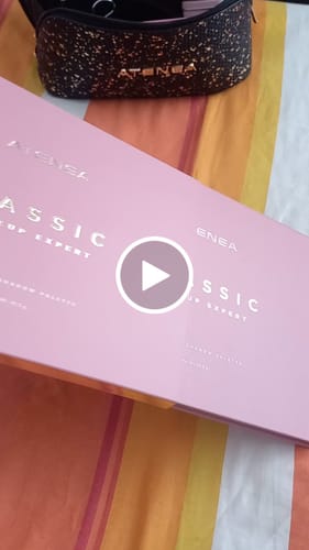 Customer video review of PALETA DE SOMBRAS CLASSIC 35 TONOS