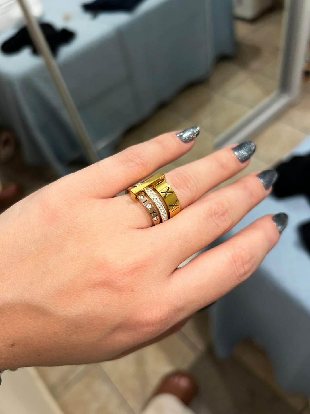 Customer photo review of Anel Triplo Momentos Banhado em Ouro 18k