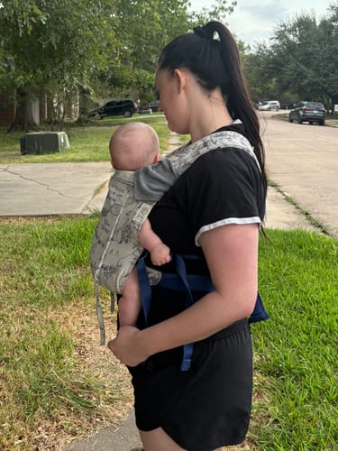 Customer photo review of Realm of Middle-earth™ Ink Bairn Baby Carrier by Oscha