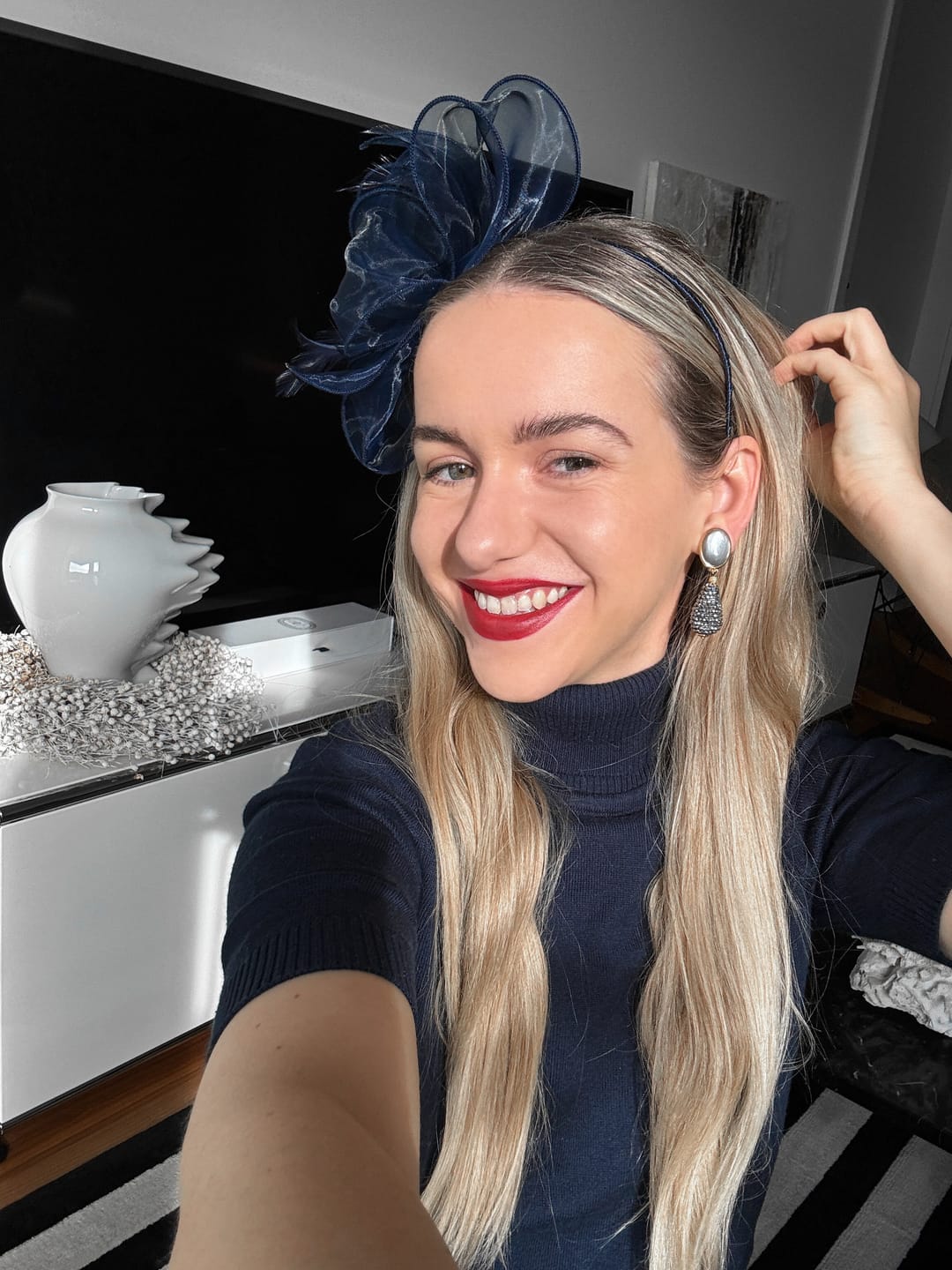 Customer photo review of Graue Ohrclips mit glitzerndem grauen Tropfen
