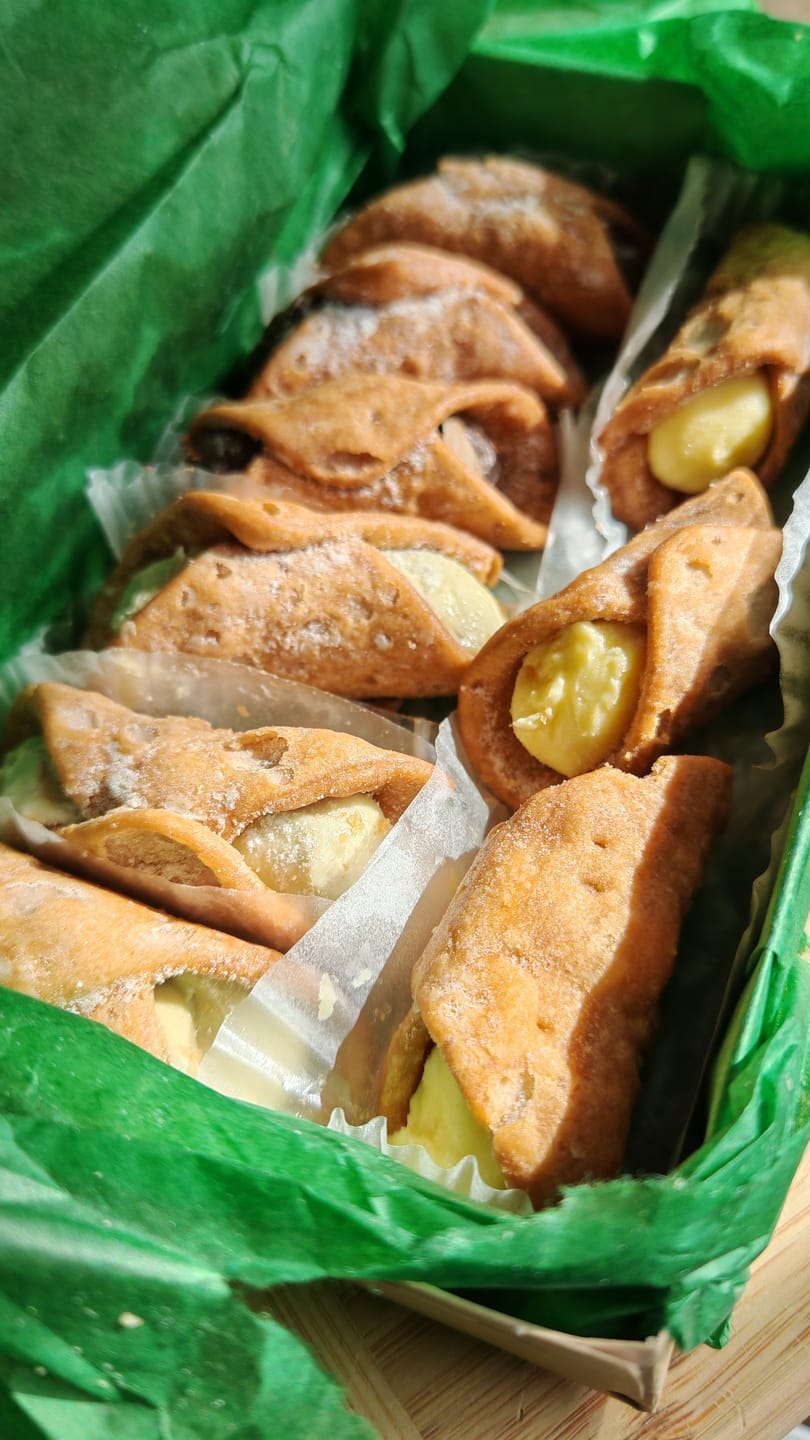 Customer photo review of Box of Sicilian Cannoli (9pc)