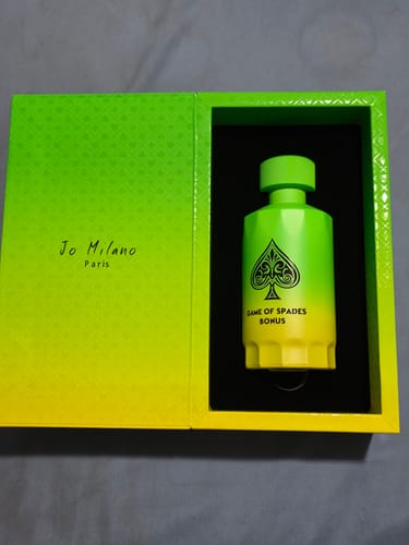 Reseña con foto de un cliente sobre Perfume Unisex Game Of Spade BONUS 100ml edp