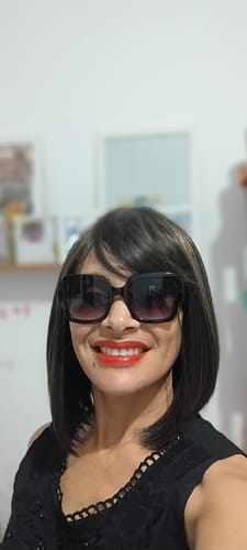 Customer photo review of Peruca Vicky Castanho Luzes com Franja