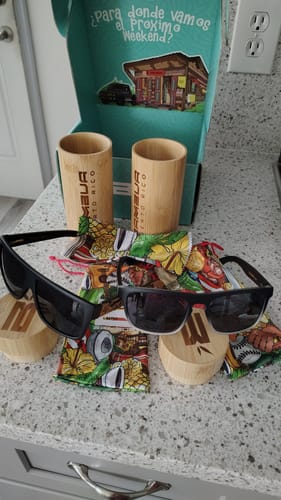 Customer photo review of Mis Raíces Black