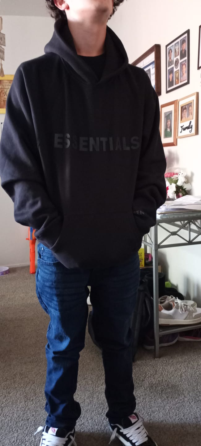 Customer photo review of NEW! Stylish 3:3 Essentials Hooded Sweatshirt 3:3 3SS3NTIALS HOODIE (Black)