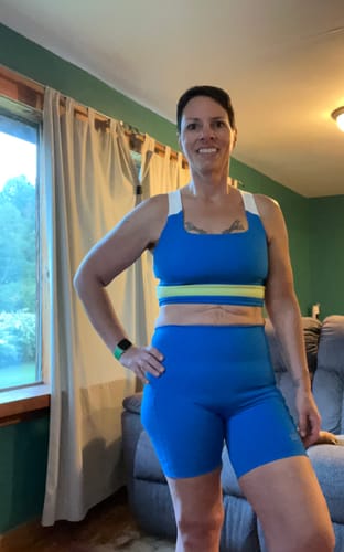 Customer photo review of BOLD Color Blocked Square Neck Long Lined Bra