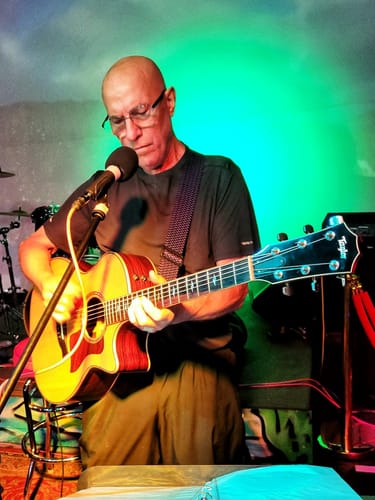 Customer photo review of [New USB-C] CFG SonikSphere 5.8GHz High-Fidelity Guitar/Bass Wireless System