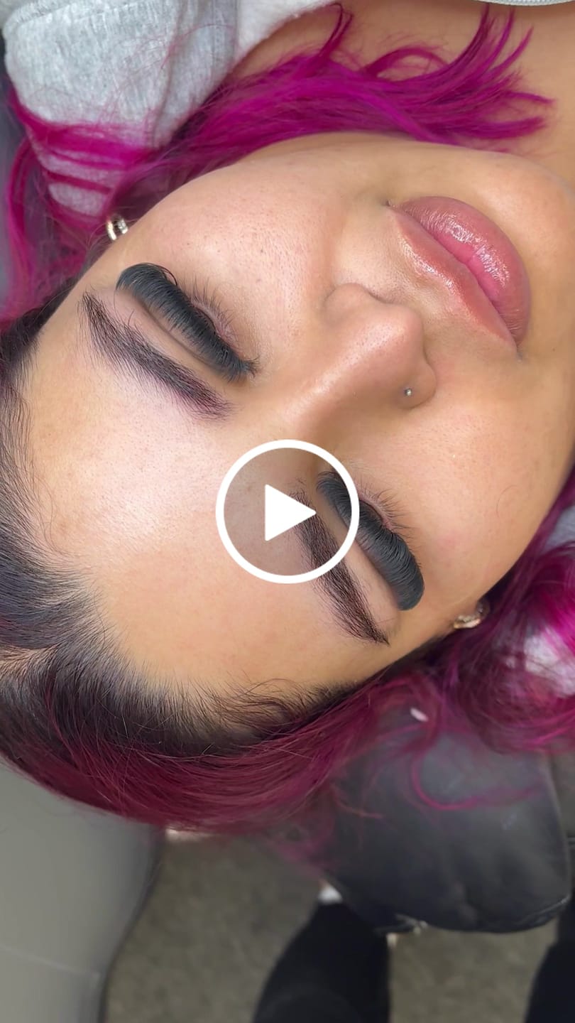 Customer video review of Premium Eyelash Extensions 0.05mm