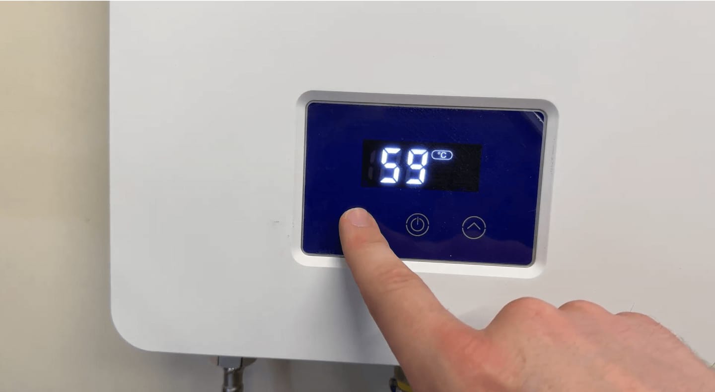 Customer photo review of 21 kW Elektrischer Durchlauferhitzer – 400 V, LED, 30–60 °C, druckfest