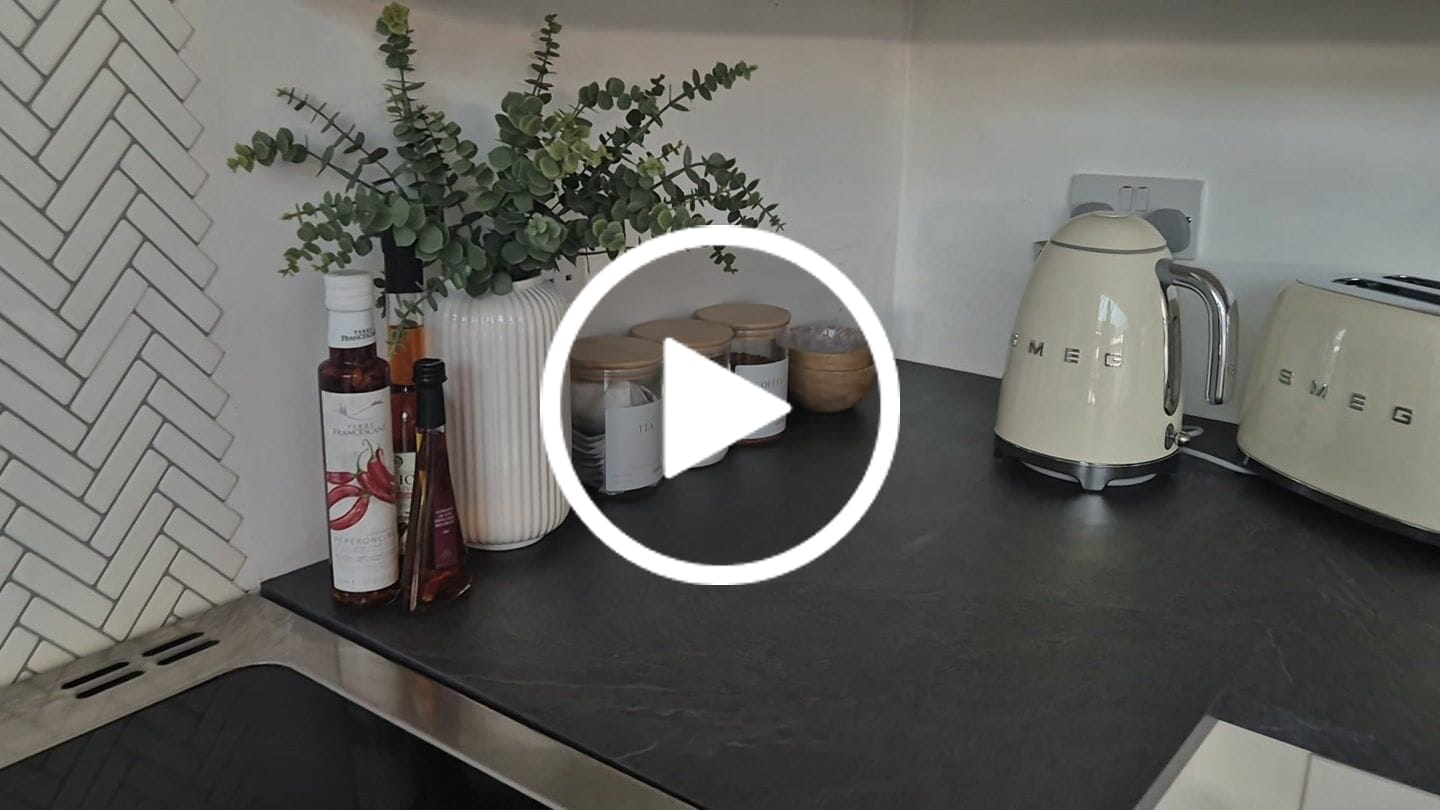 Customer video review of Set of 3 Glass Jars with Bamboo Lid - Tea, Coffee and Sugar 800ml [Large Label]