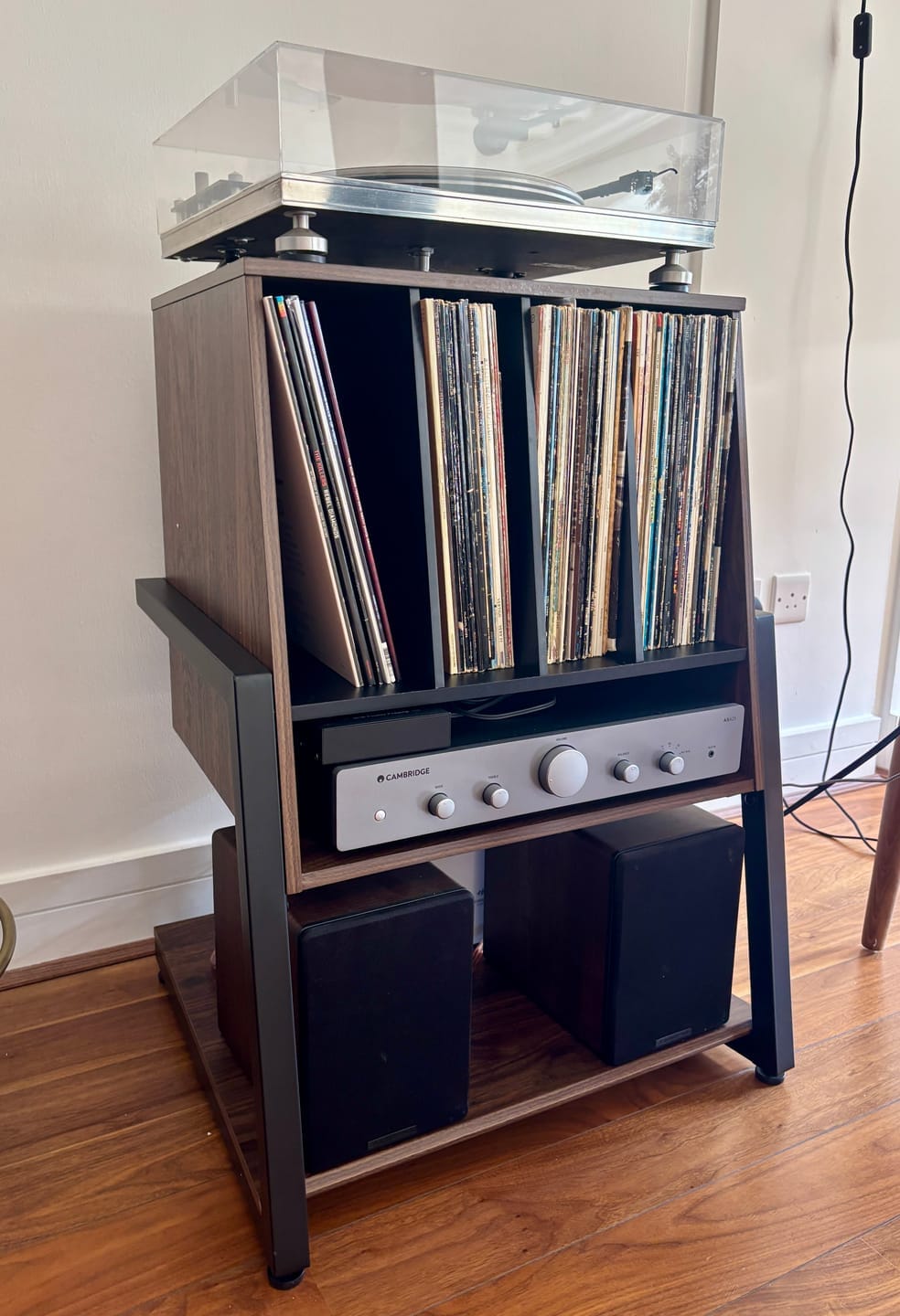 Customer photo review of Eiffel RS05 Record Player Stand
