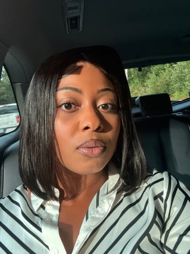 Customer photo review of CurlyMe 7x5 HD Lace Glueless Bob Wigs Wear Go Pre Cut Lace Human Hair Wigs