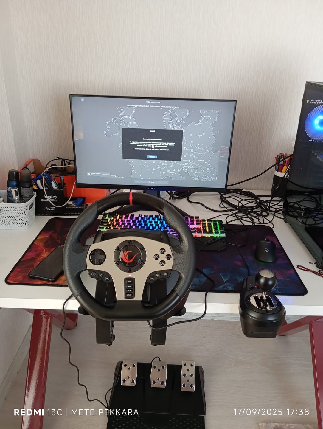 Customer photo review of Sadece PC Uyumlu - El Vitesli Pedallı Oyuncu Direksiyonu