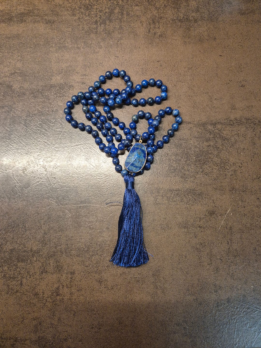 Customer photo review of Lapislazuli Anhänger Mala Halskette | Boho
