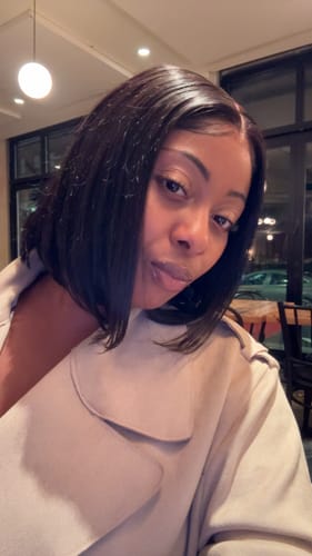 Customer photo review of CurlyMe 7x5 HD Lace Glueless Bob Wigs Wear Go Pre Cut Lace Human Hair Wigs