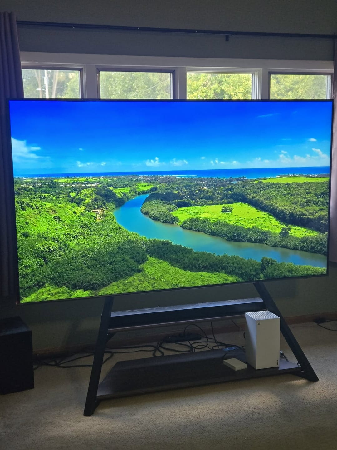 Customer photo review of Eiffel FT100 TV Stand