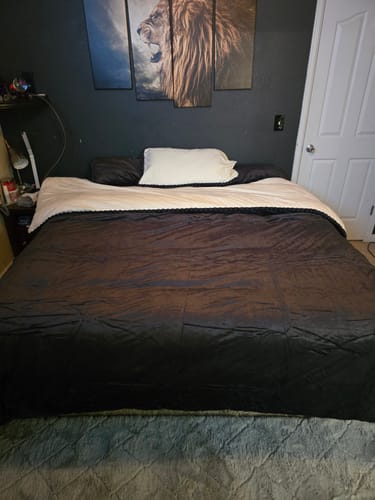 Customer photo review of Amorgos Fine Velvet Bedding Set