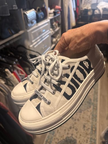 Customer photo review of WALK'N PLATFORM SNEAKER IN WHITE AND BLACK EMBROIDERED COTTON