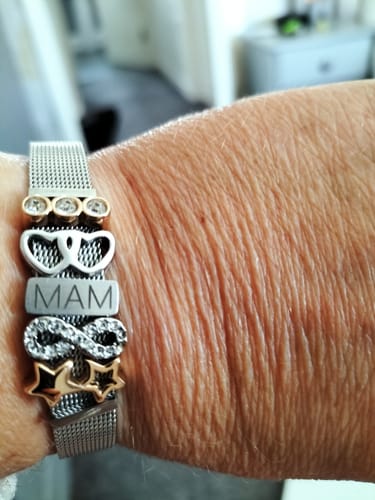 Customer photo review of Mesh charm 3 stones rosé gold