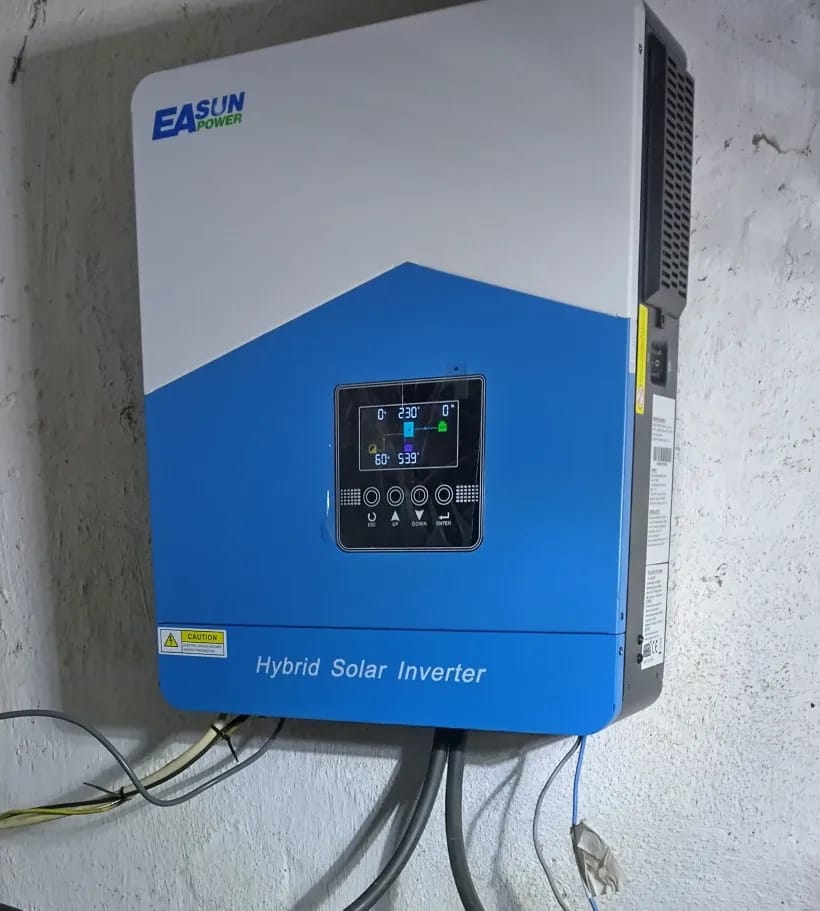 Customer photo review of EASUN POWER 4.2KW 24V Inverter ibrido fotovoltaico a doppia uscita con caricatore MPPT da 120A