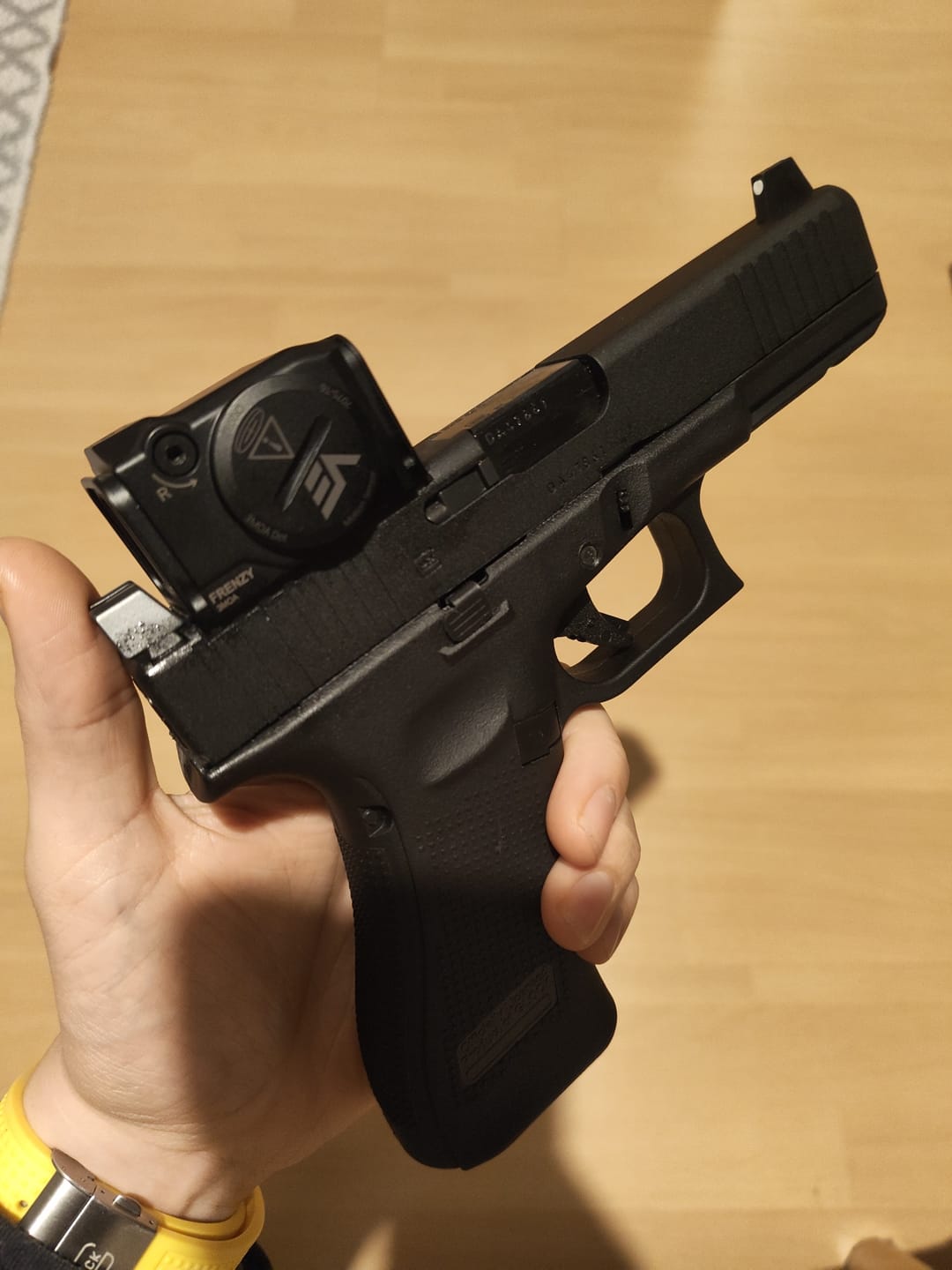 Customer photo review of Vector Optics SCRD-75 1x18x22 Enclosed
