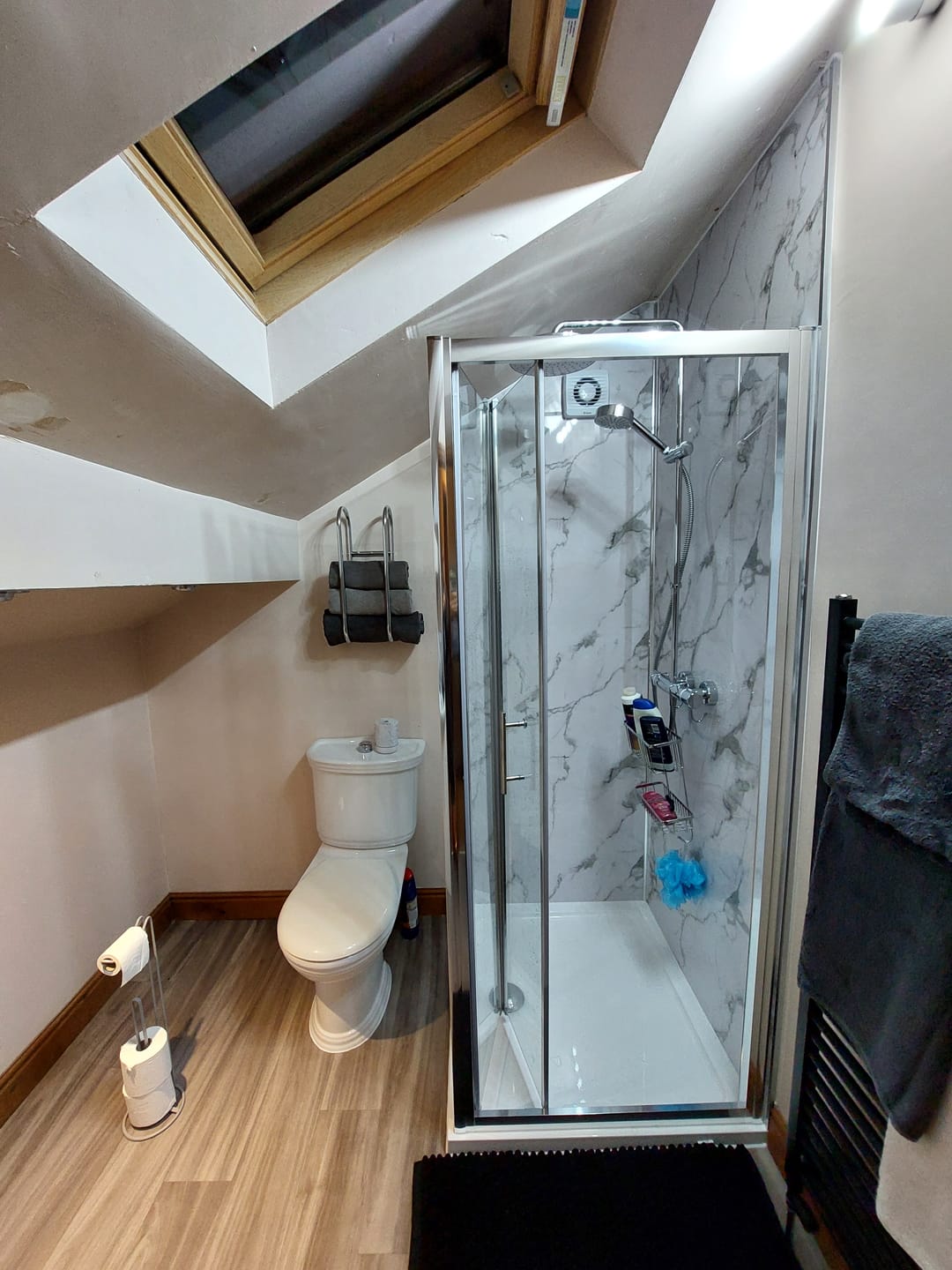Customer photo review of Premium White Calacatta Gloss Shower Wall Panel – 1M x 2.4M